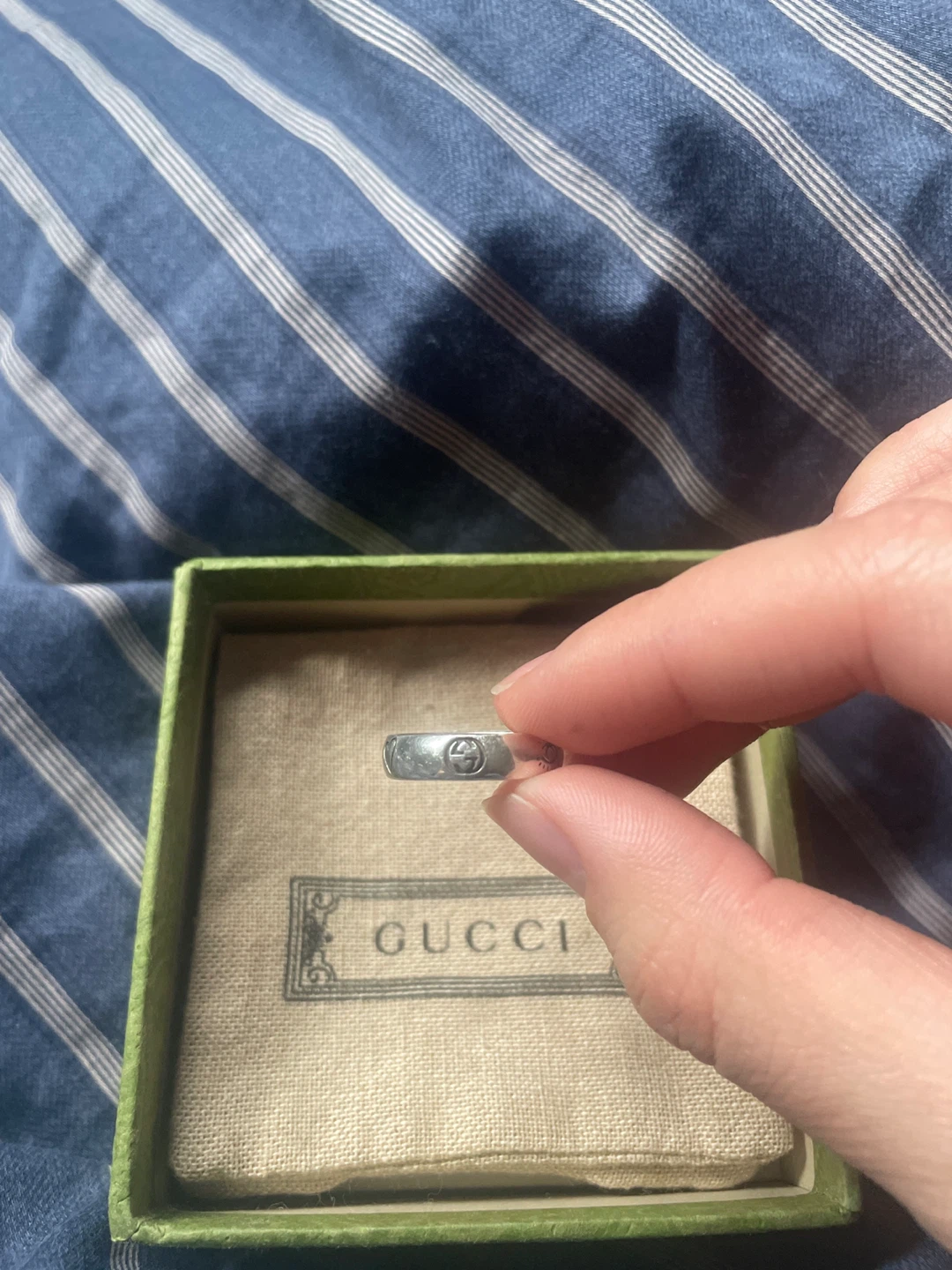 Gucci Silver Blind for Love Engraved Ring - photo 4