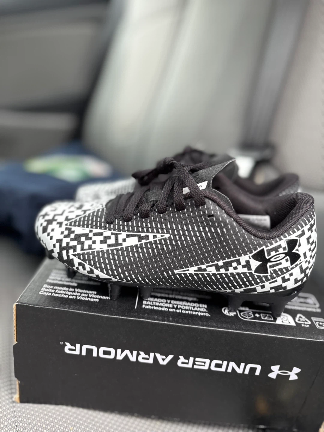Under Armour Football Cleats Black/White Youth Size 2Y