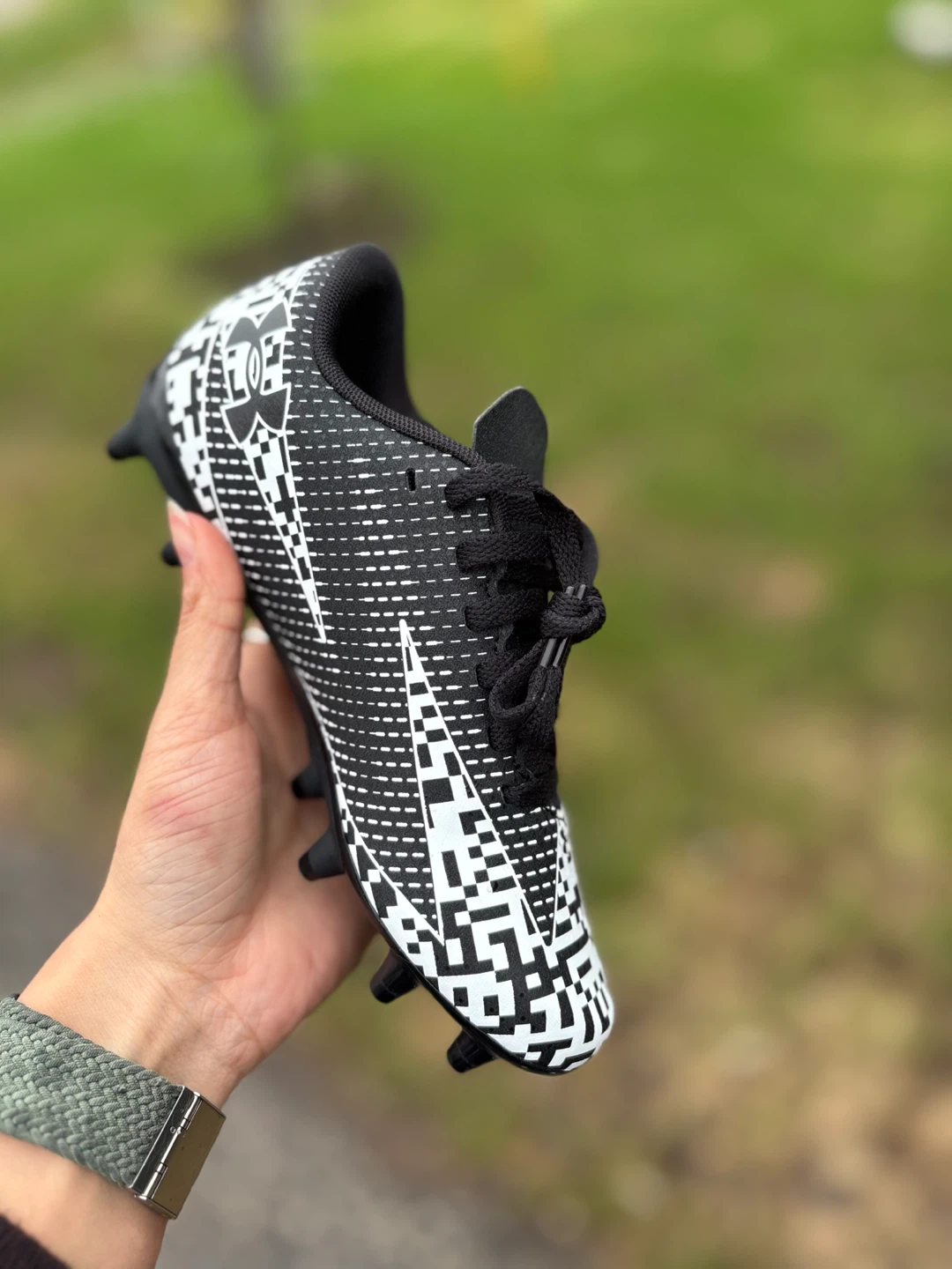 Under Armour Football Cleats Black/White Youth Size 2Y - photo 3