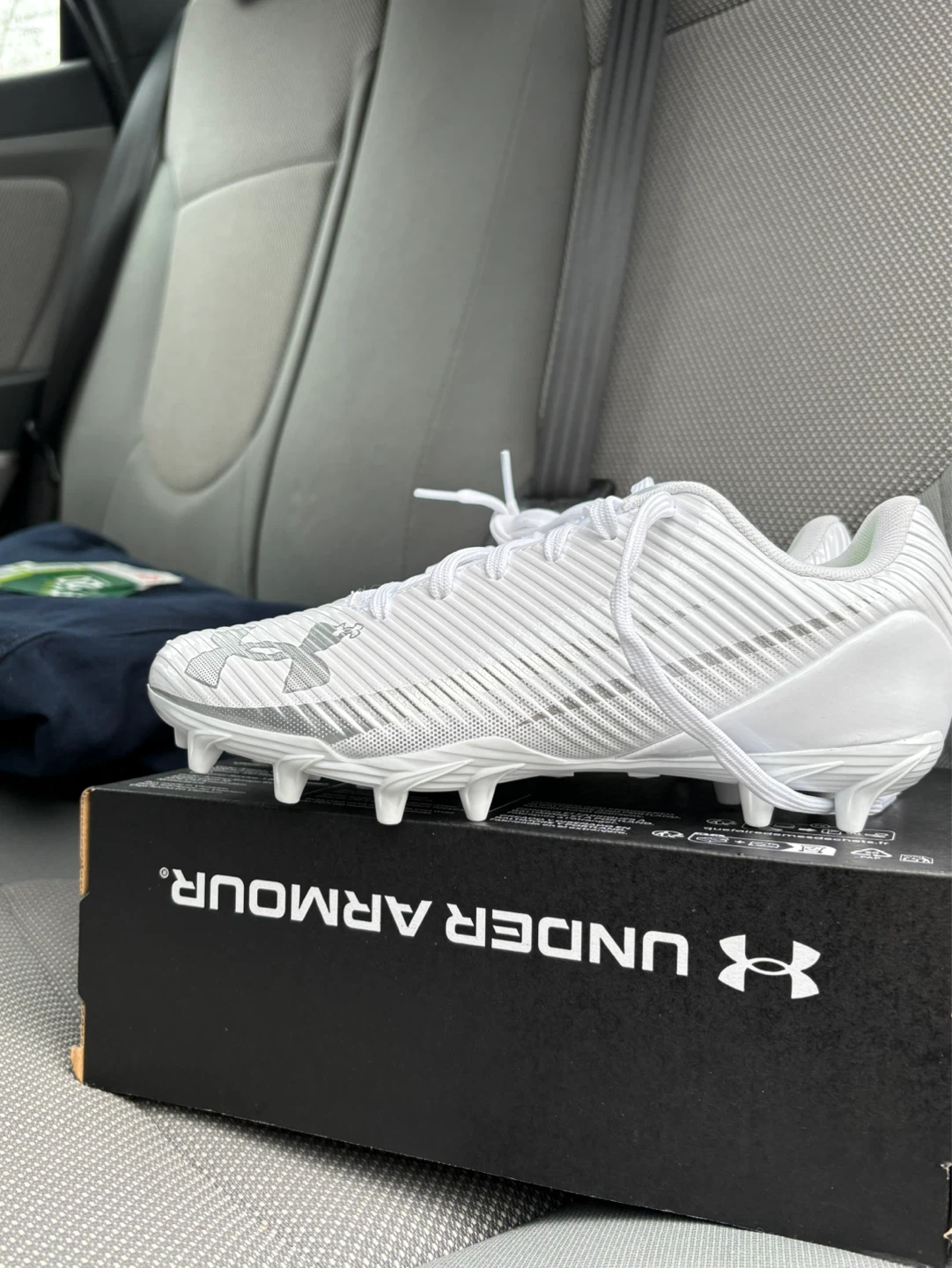Under Armour White Football Cleats Youth Size 5.5Y