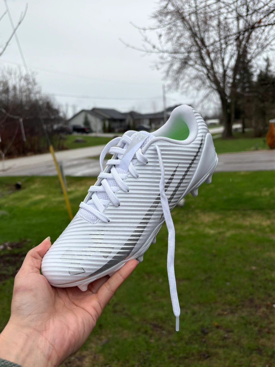 Under Armour White Football Cleats Youth Size 5.5Y - photo 2