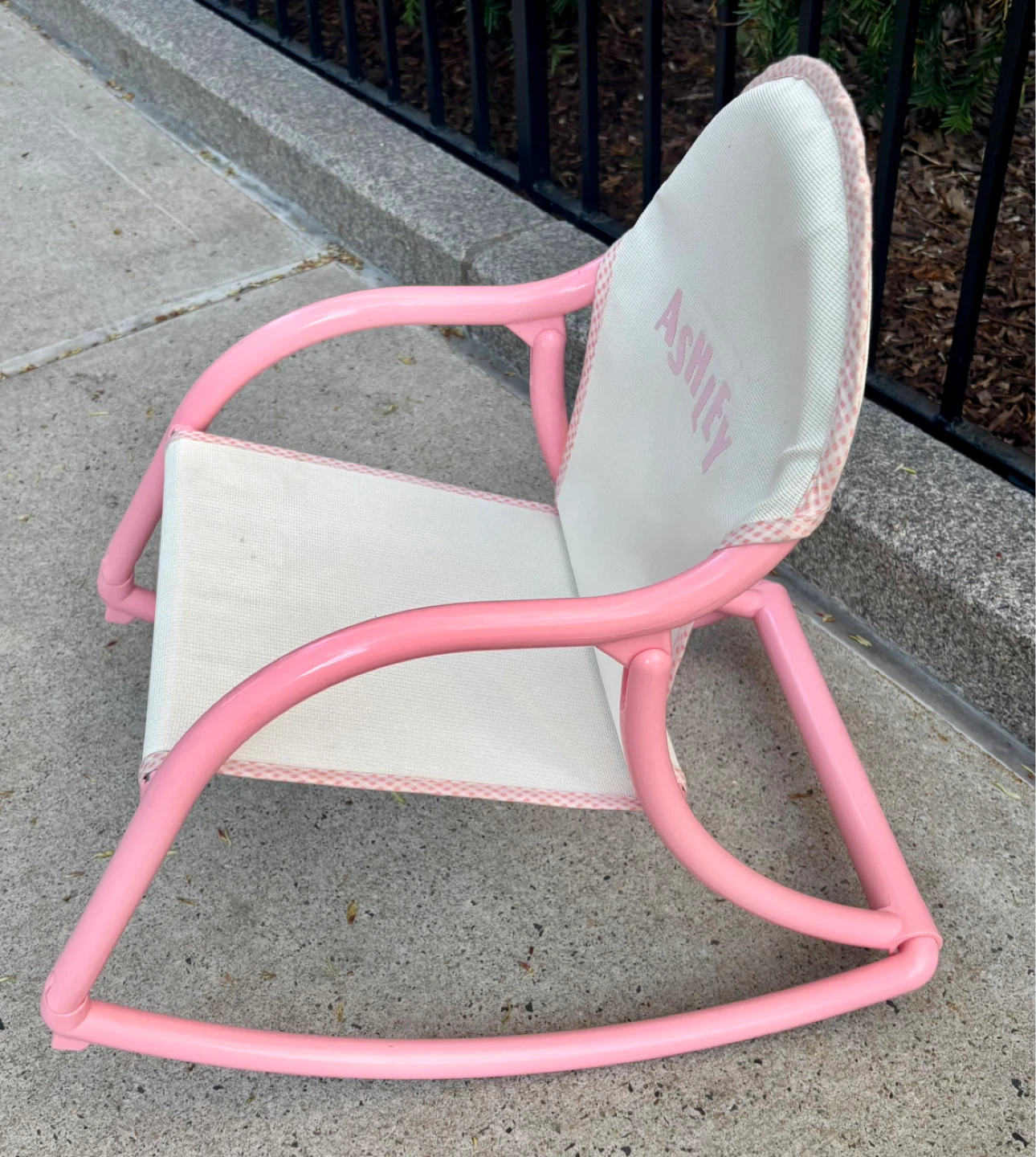 Personalized Portable Rocking Chair - Pink - photo 3
