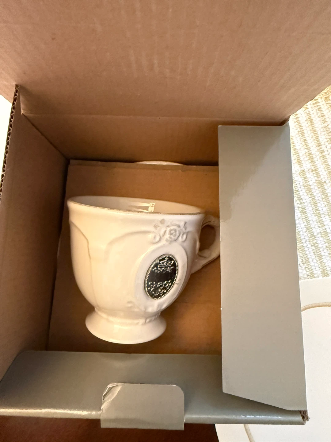 Bombay White Ceramic Cup and Saucer Set - photo 4
