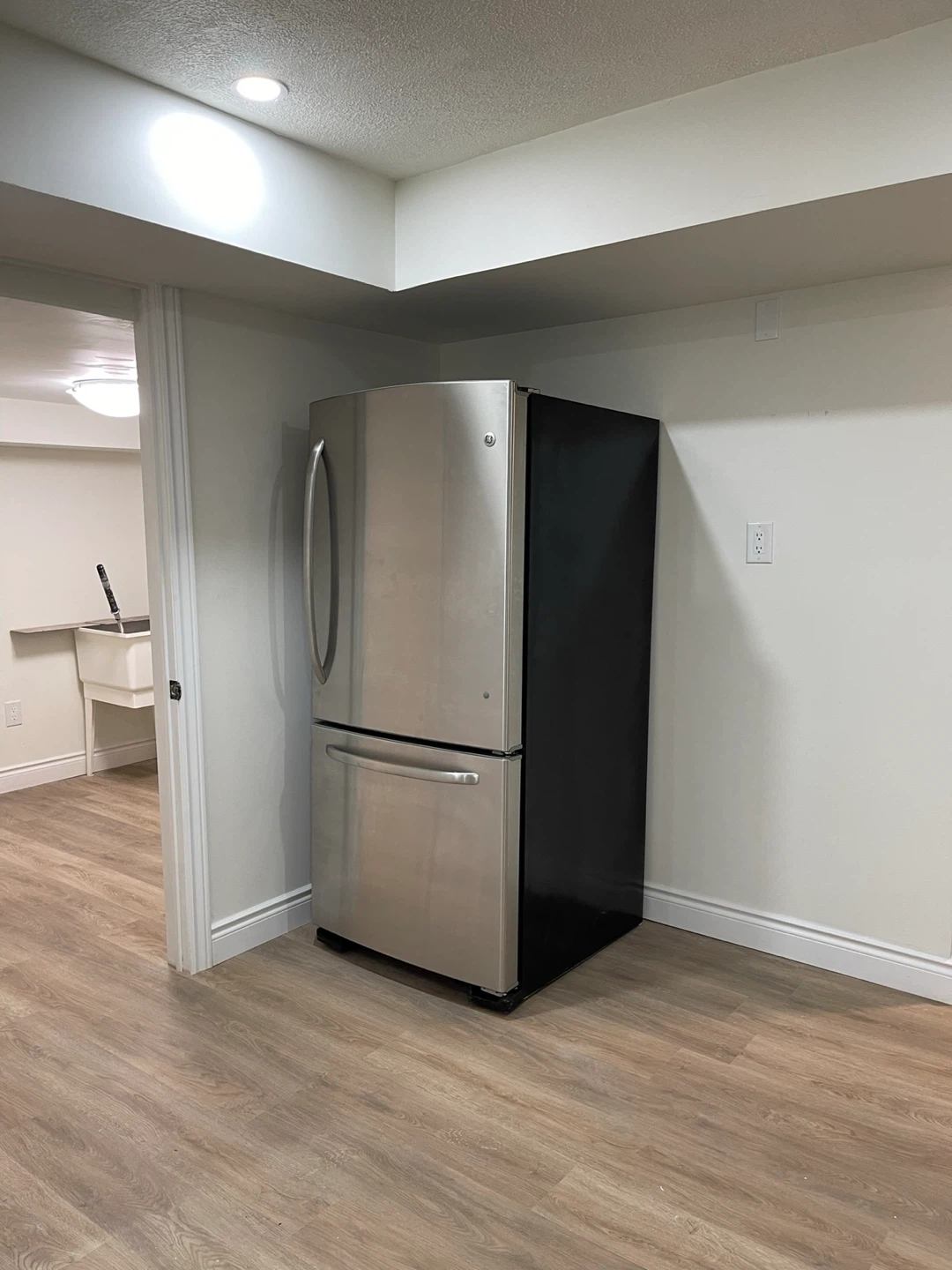 2bd 2 by plus den basement apartment for rent June 1st - photo 5