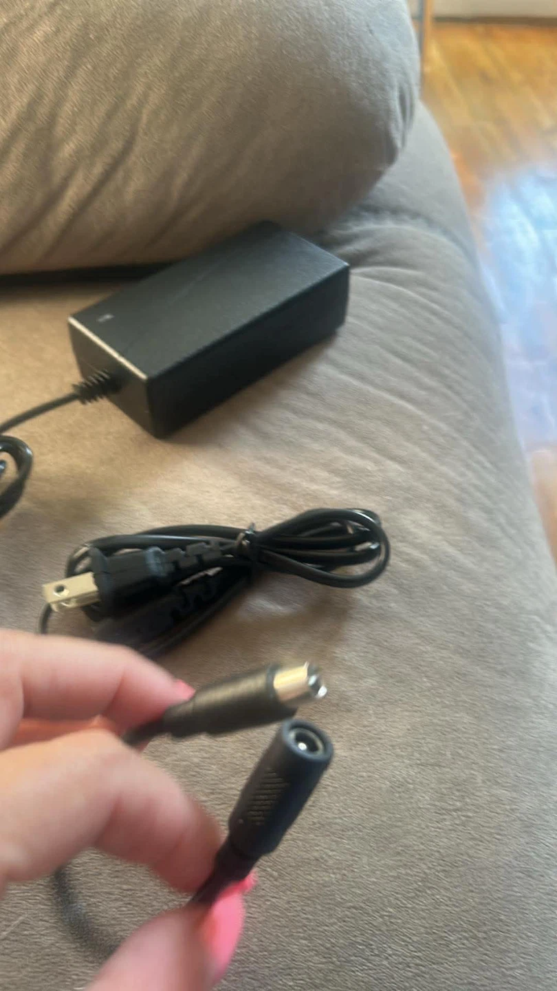 BY-058/254002 Charger - photo 2