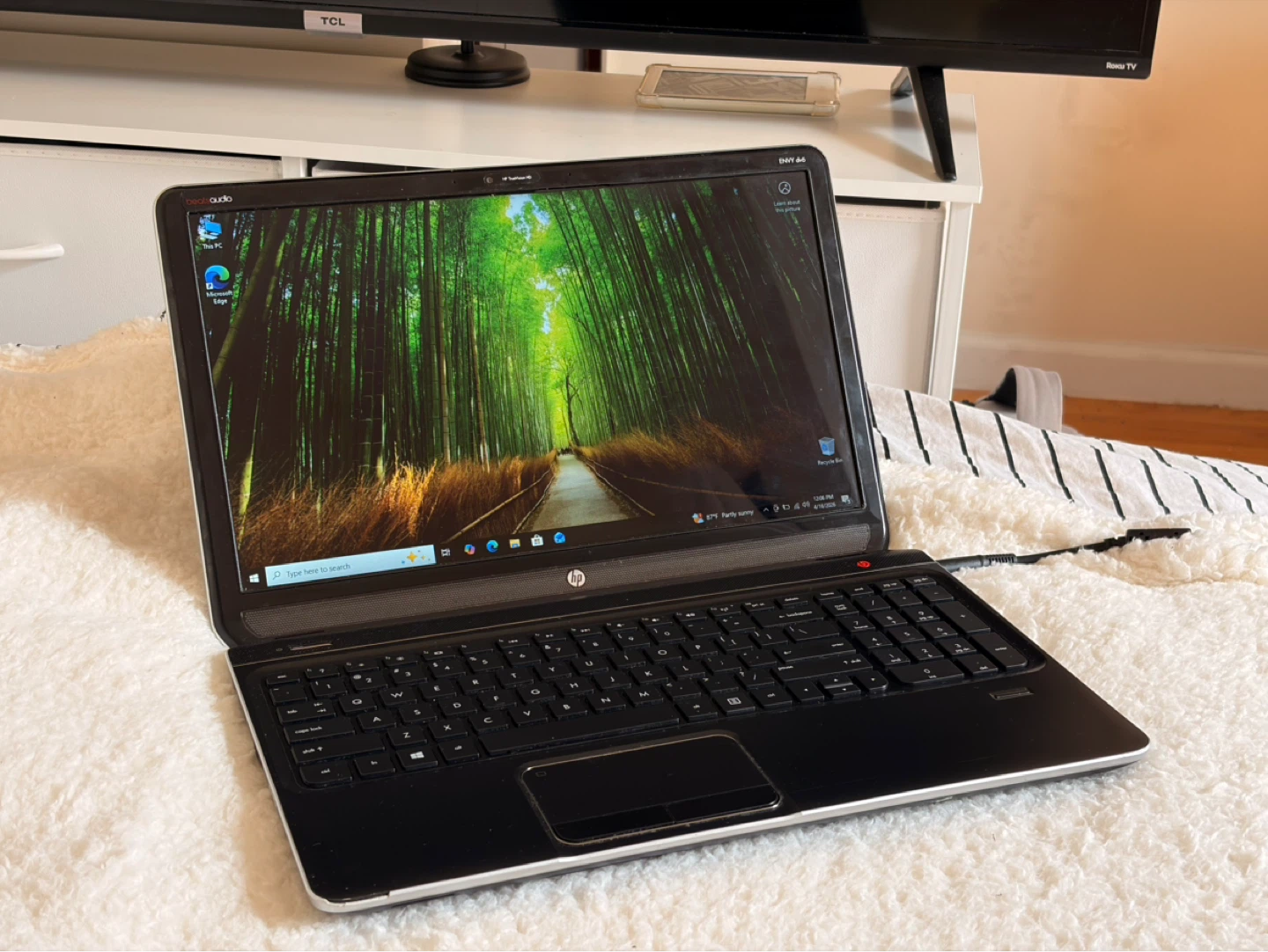 HP Envy dv6 Laptop - 4 Cores / 500GB Storage