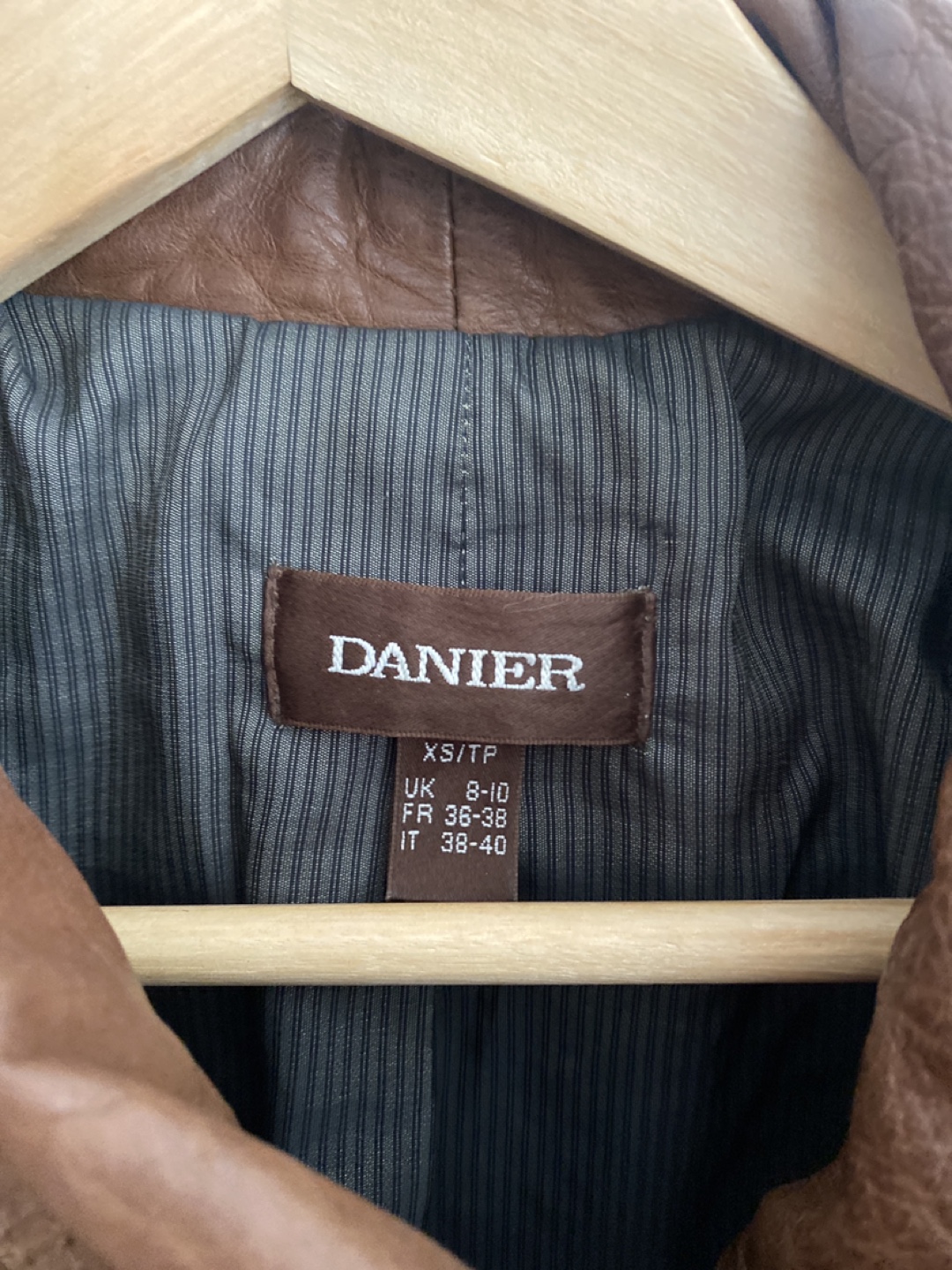 Danier leather jacket - photo 2