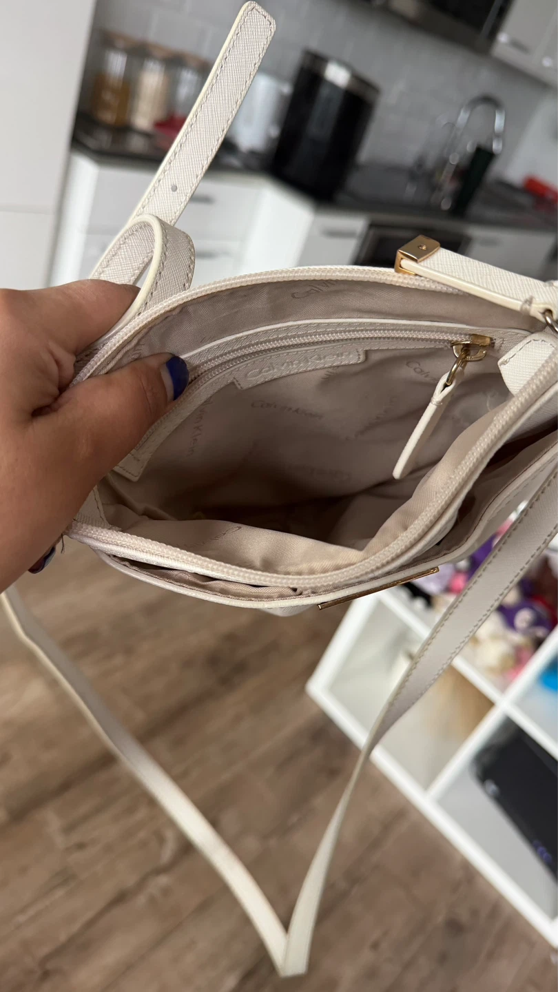 Calvin Klein White Crossbody Purse - photo 4