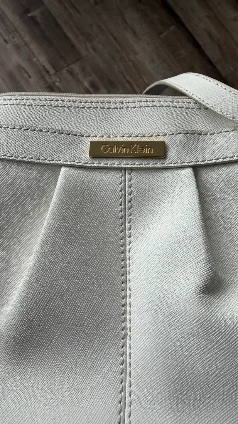 Calvin Klein White Crossbody Purse - photo 2