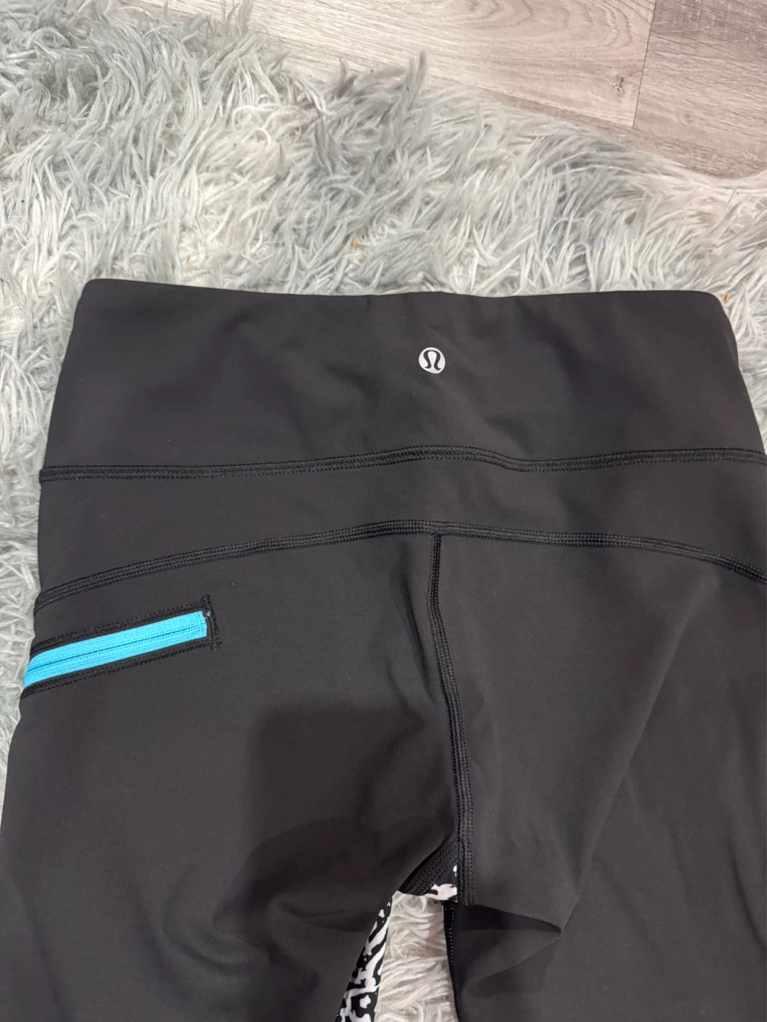 Lululemon Black & White Patterned Crop Leggings - photo 2