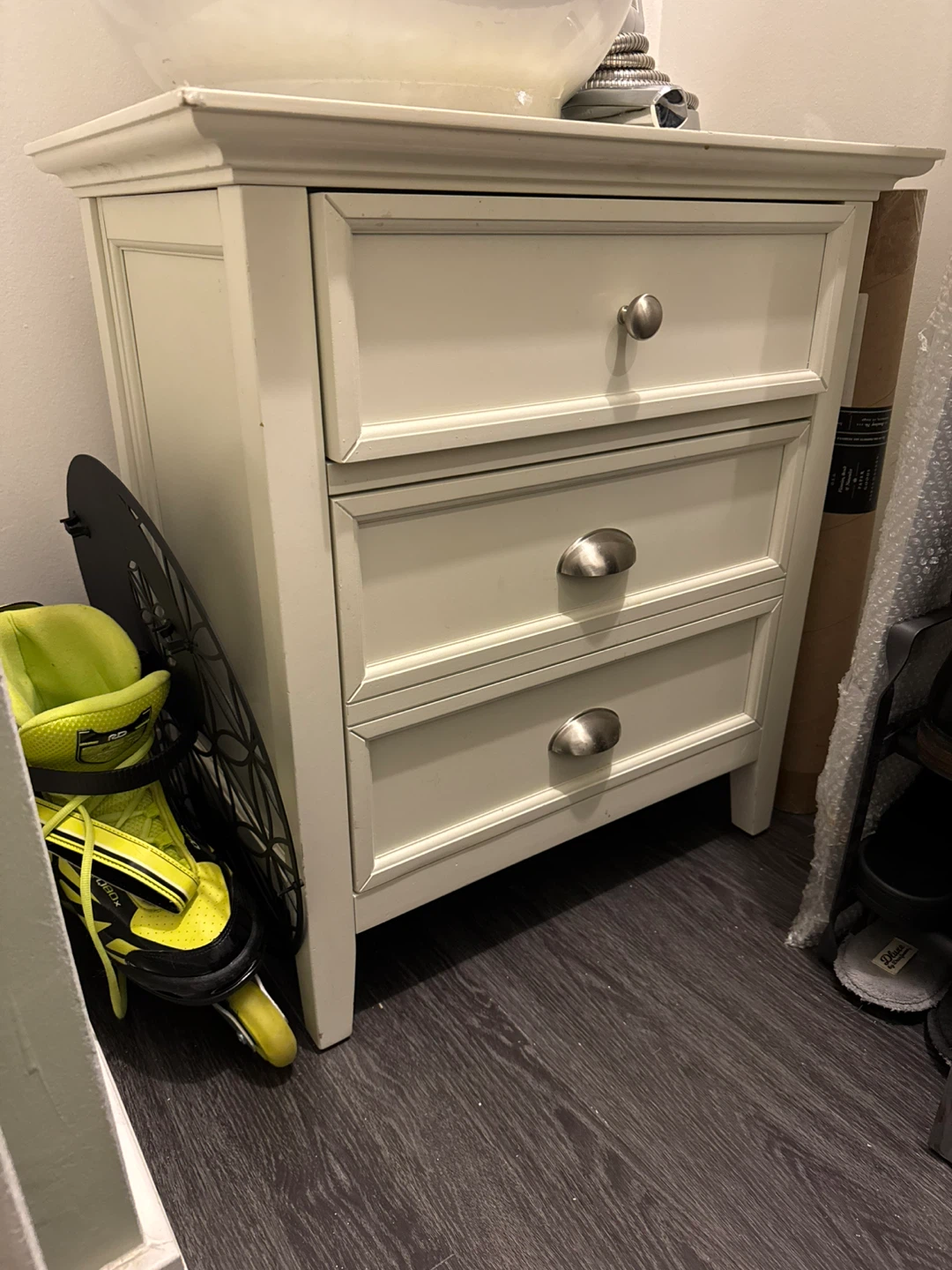White 3-Drawer Nightstand