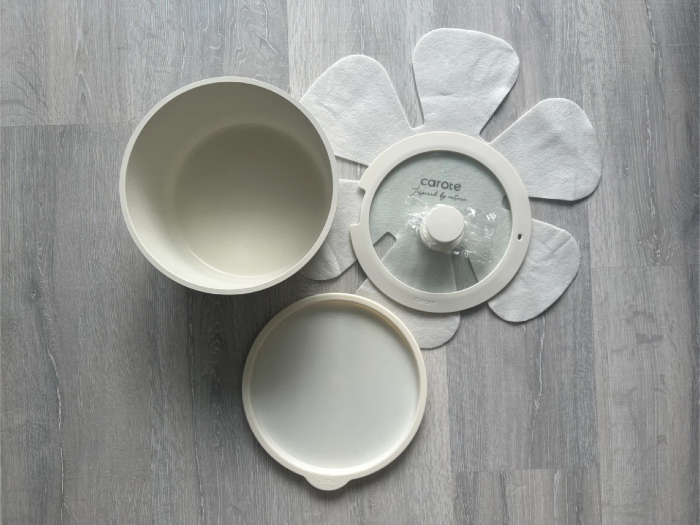 Brand new 22cm Carote Nonstick Baking Dish/ pot