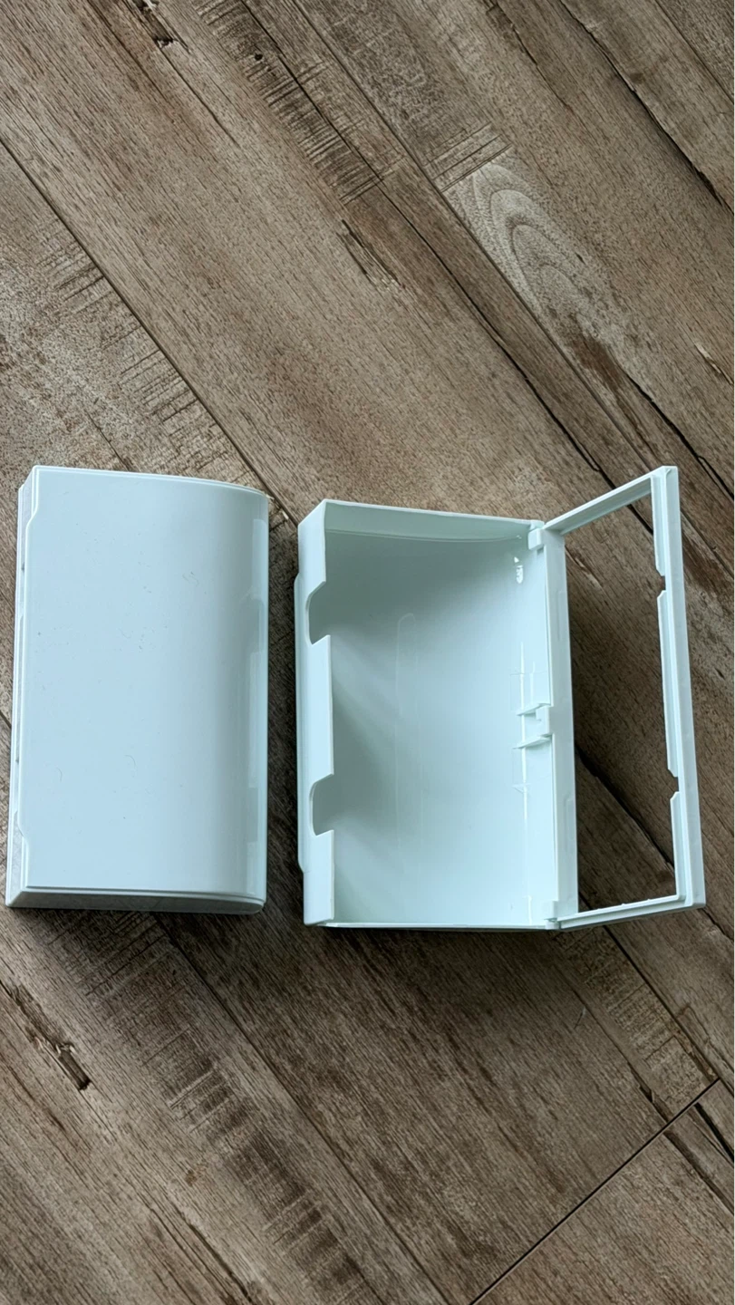 2 Child protective or outdoor protection Wall socket cover