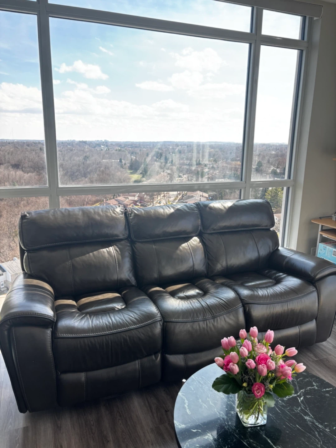Like New Leather Power Reclining Sofa - photo 5
