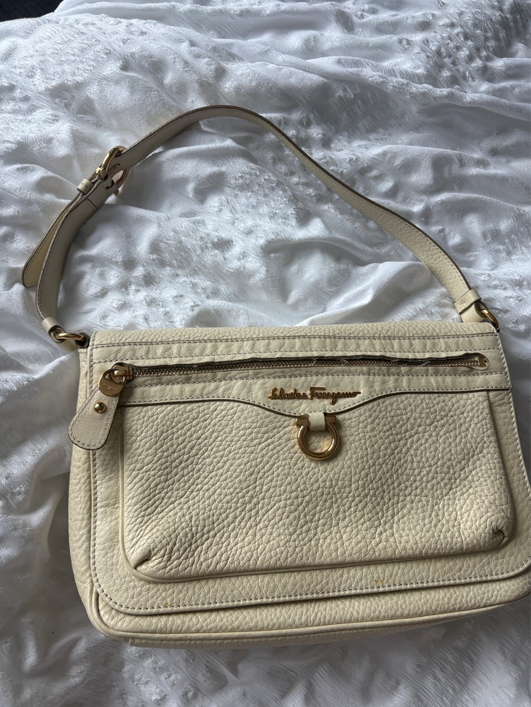 Salvatore Ferragamo Cream Leather Shoulder Bag