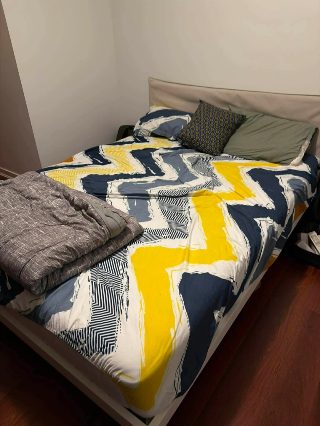 IKEA VALEVÅG Queen Hybrid Mattress