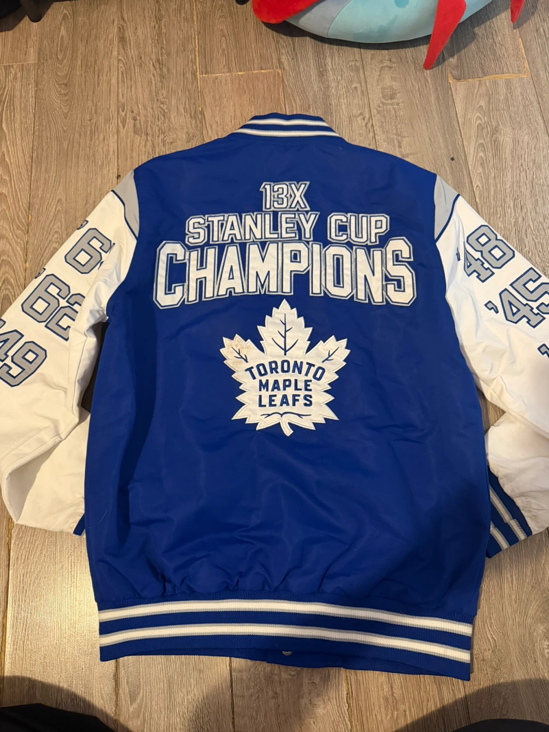 Toronto Maple Leafs 13x Stanley Cup Champions Jacket Size M - photo 3