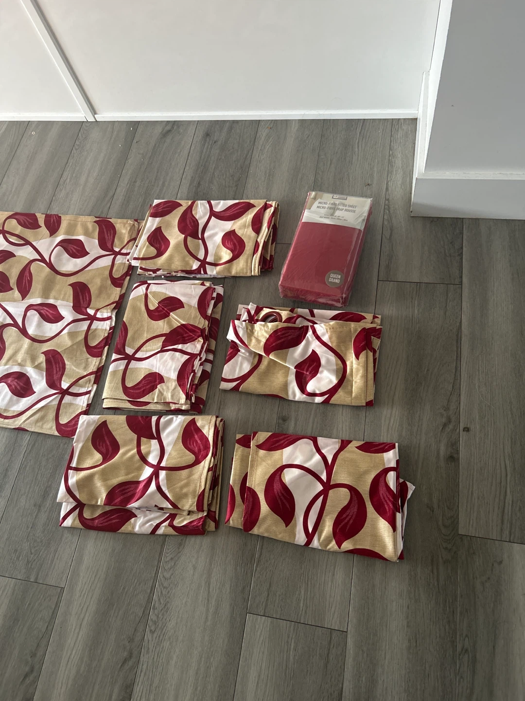 Curtains 6 pieces+ matching fitted sheet (queen size) - photo 2