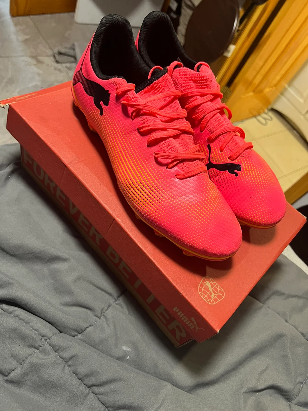 Puma Soccer Cleats - Pink/Orange Size 11 men fits like 10