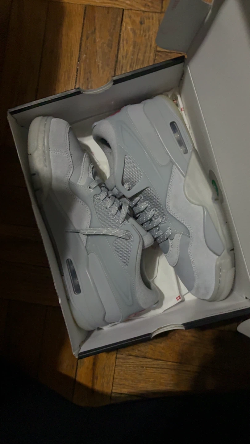 Air Jordan 4 Rm wolf grey (size 9)