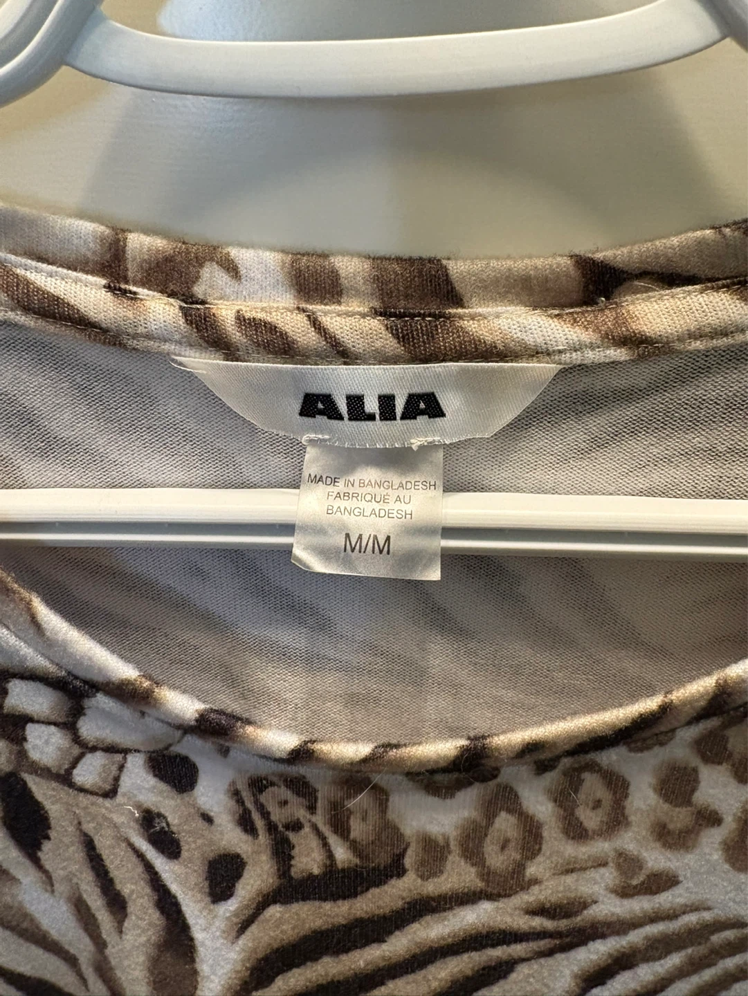 Women’s Shirt Size Medium $5 firm - photo 2