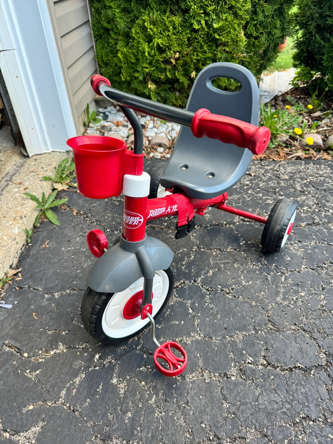 Radio Flyer Tricycle - photo 2