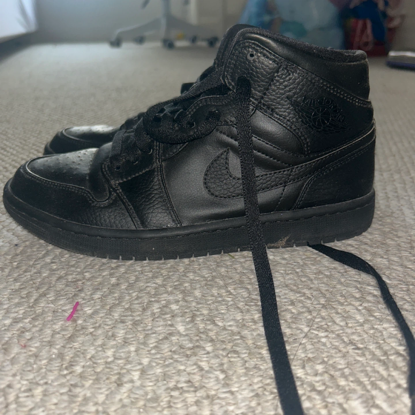 Black Air Jordan 1 Mid Sneakers