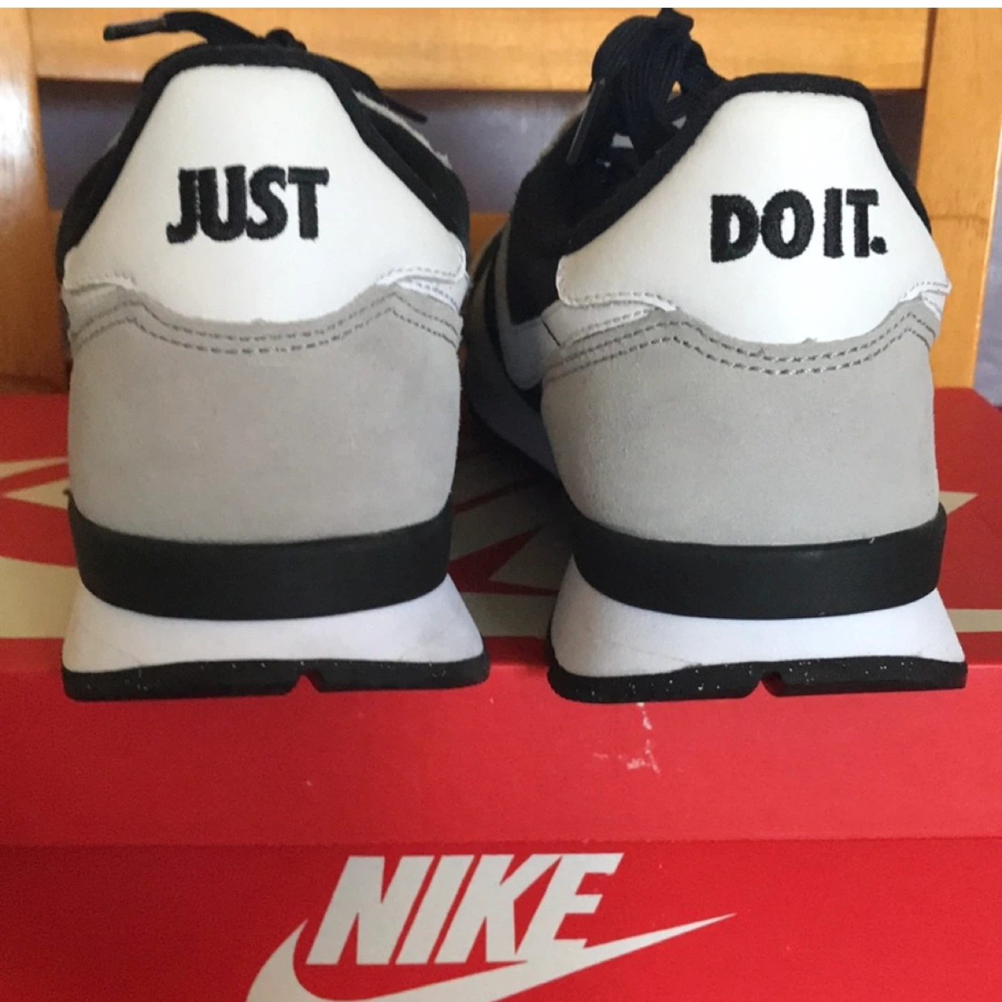 🆕~BNIB~mens NIKE INTERNATIONAL CUSTOM (10.5) - photo 4