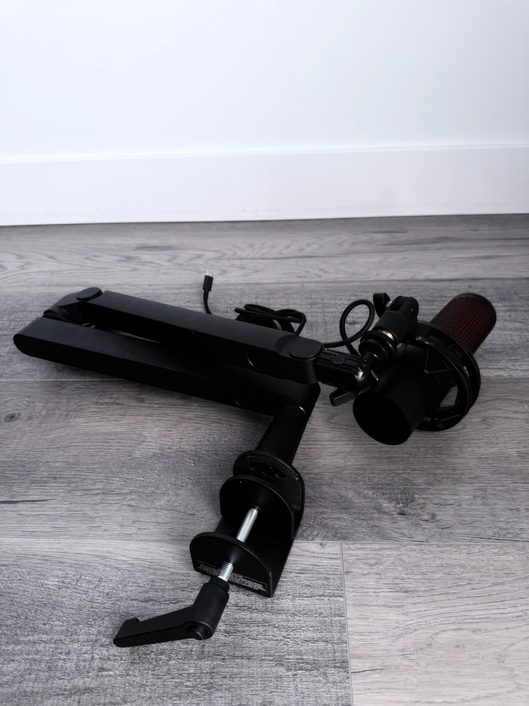 hyperx mic with free stand - photo 2