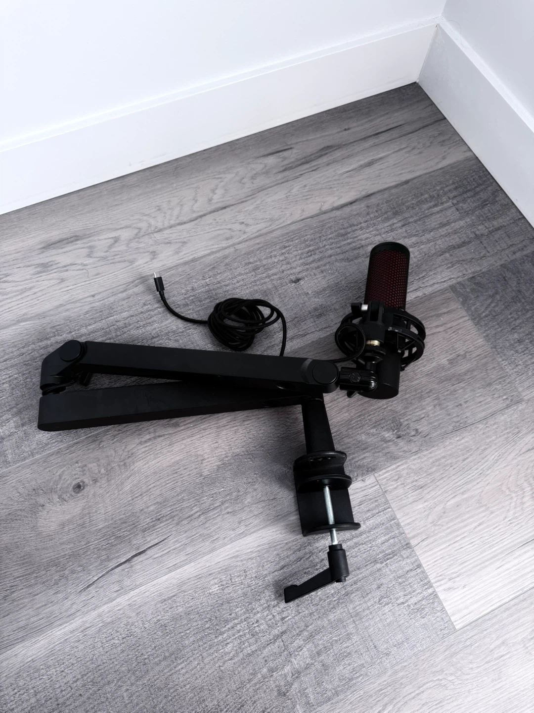 hyperx mic with free stand