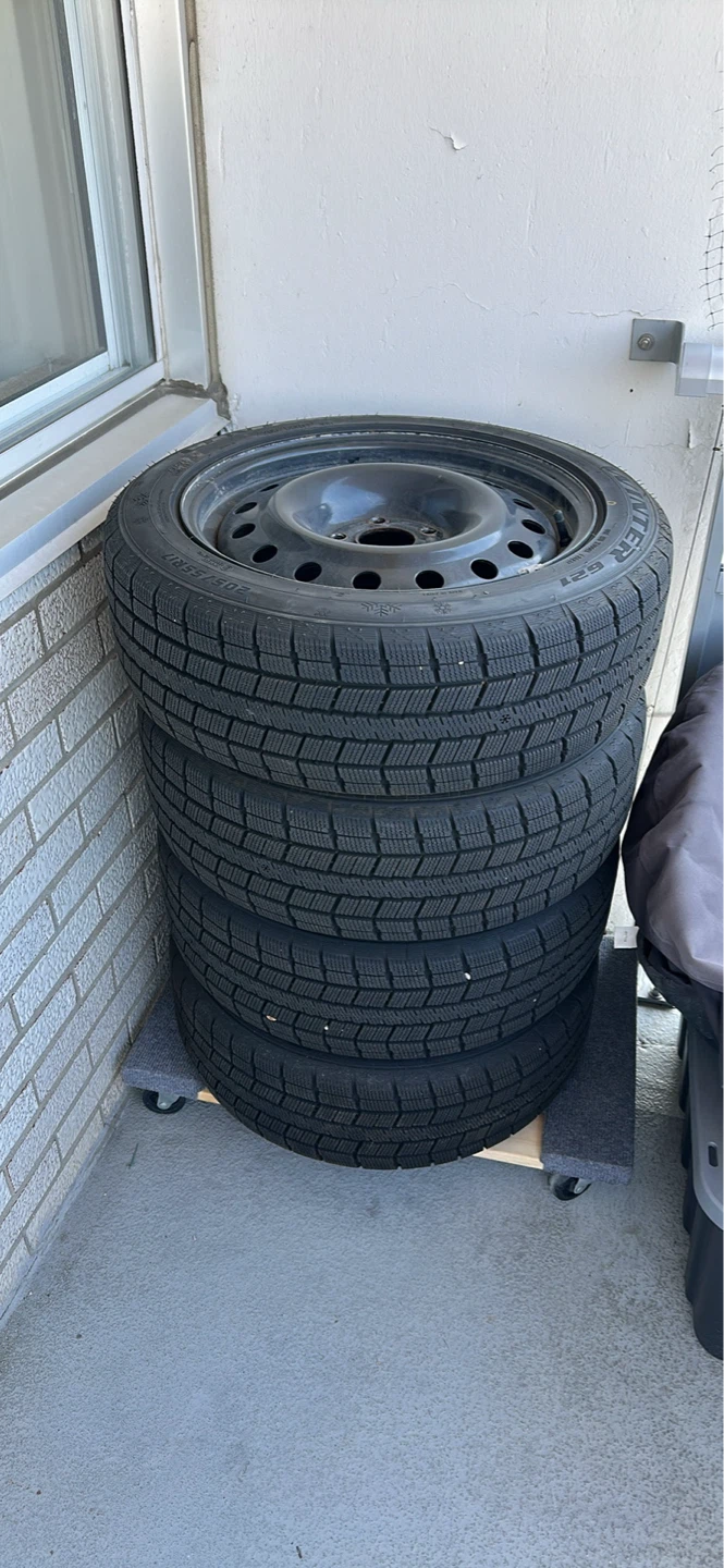 Set of 4 Winter Tires on Rims - 205/55R17 - photo 3
