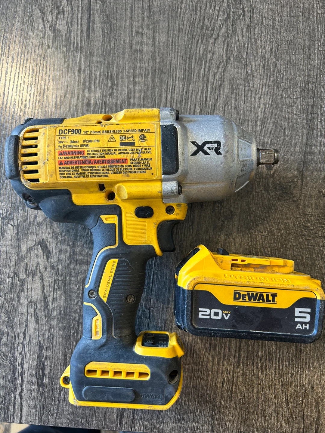 DeWalt DCF900 20V XR Brushless Impact Wrench w/ 5AH Battery - photo 3
