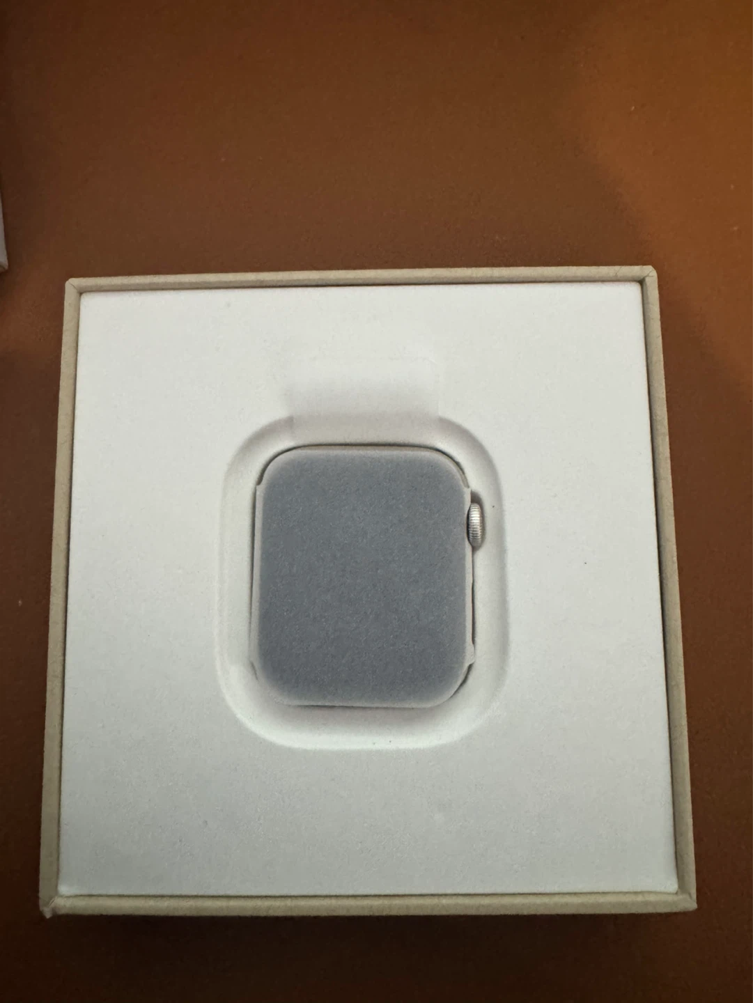 BRAND NEW! Apple Watch SE GPS, 44mm Starlight Aluminium Case