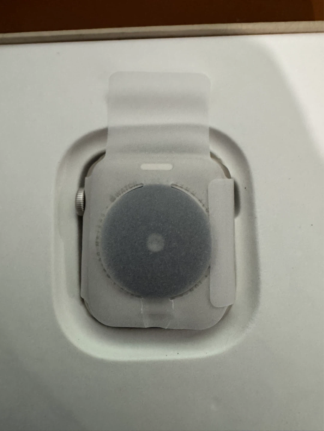 BRAND NEW! Apple Watch SE GPS, 44mm Starlight Aluminium Case - photo 3