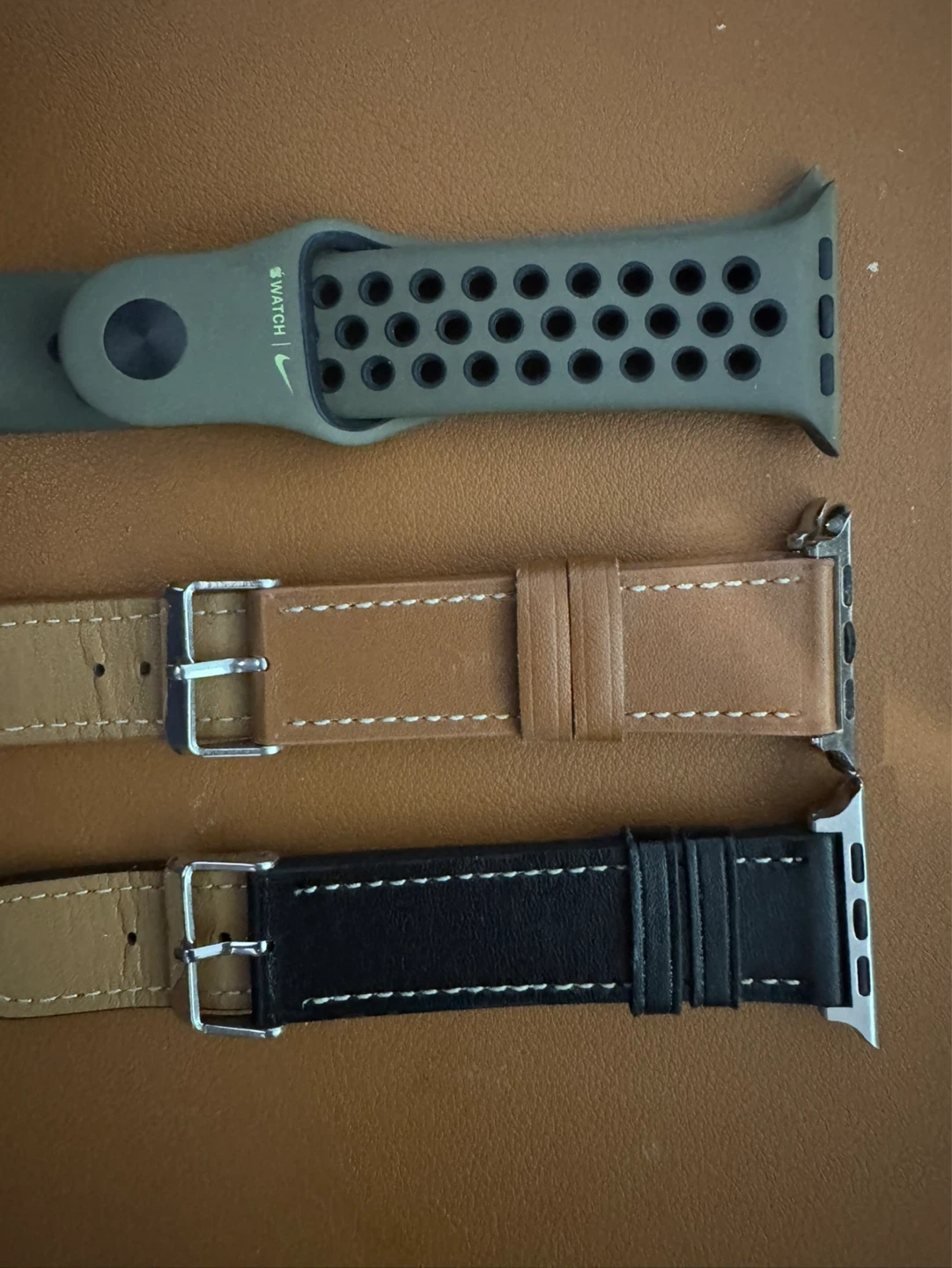 BRAND NEW! Apple Watch SE GPS, 44mm Starlight Aluminium Case - photo 5