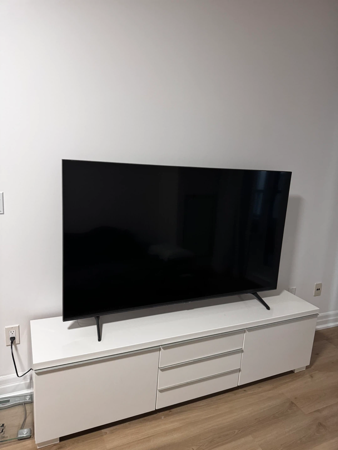 FREE TV stand/bench from Ikea for pickup - photo 3