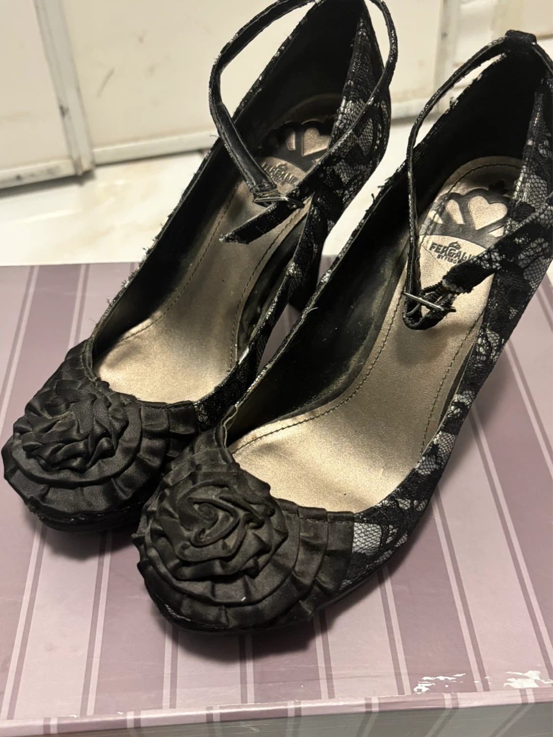 Y2K Fergalicious By Fergie Black Lace Rose Heels women’s 7.5