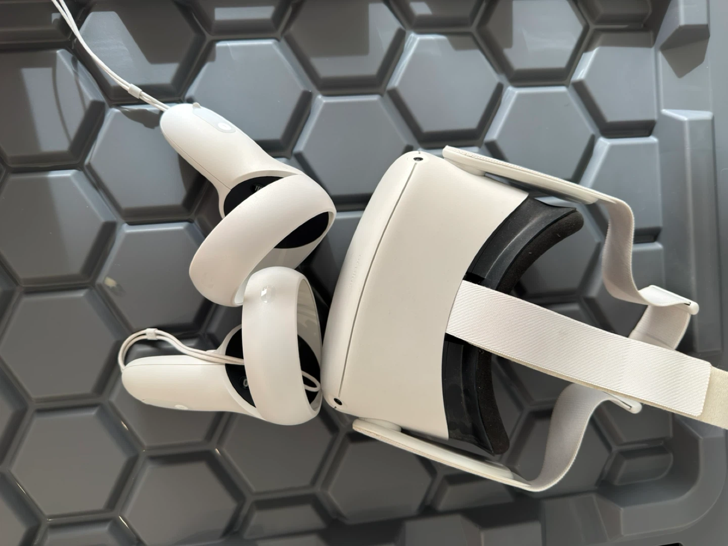 Oculus Quest 2 VR Headset and Controllers