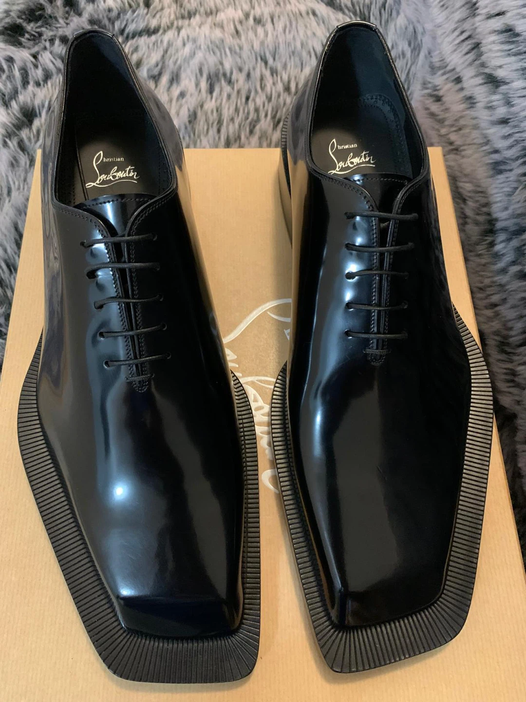 Christian Louboutin Abrasivato Leather Oxford Shoe. - photo 2