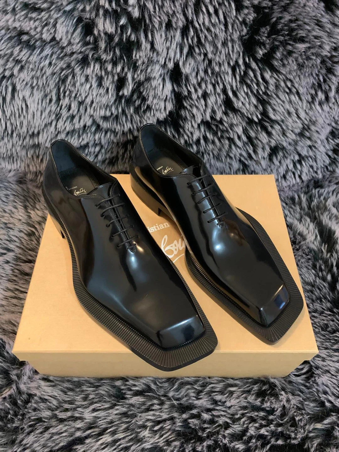 Christian Louboutin Abrasivato Leather Oxford Shoe. - photo 3