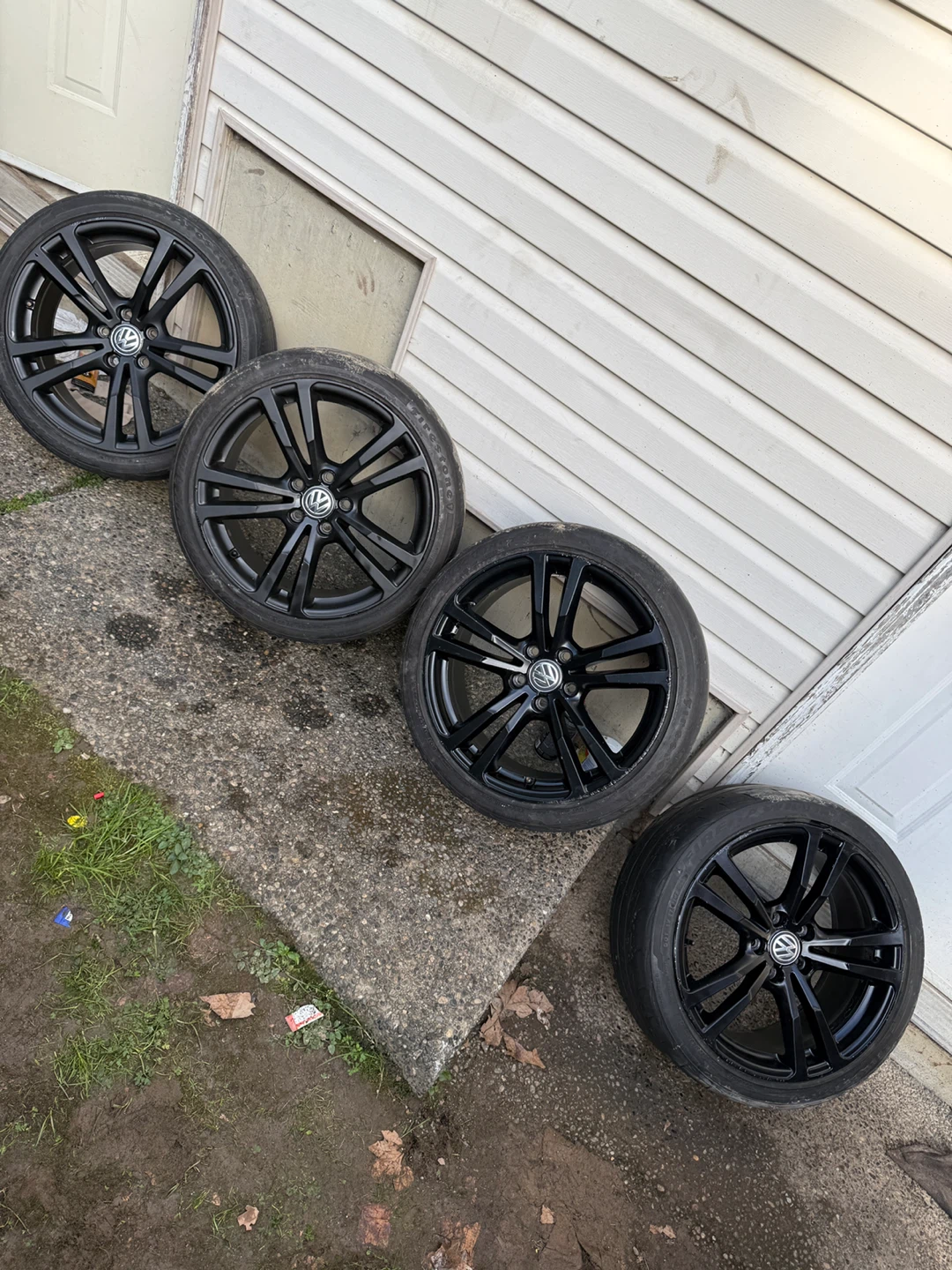 Set of 4 Black Volkswagen Wheels