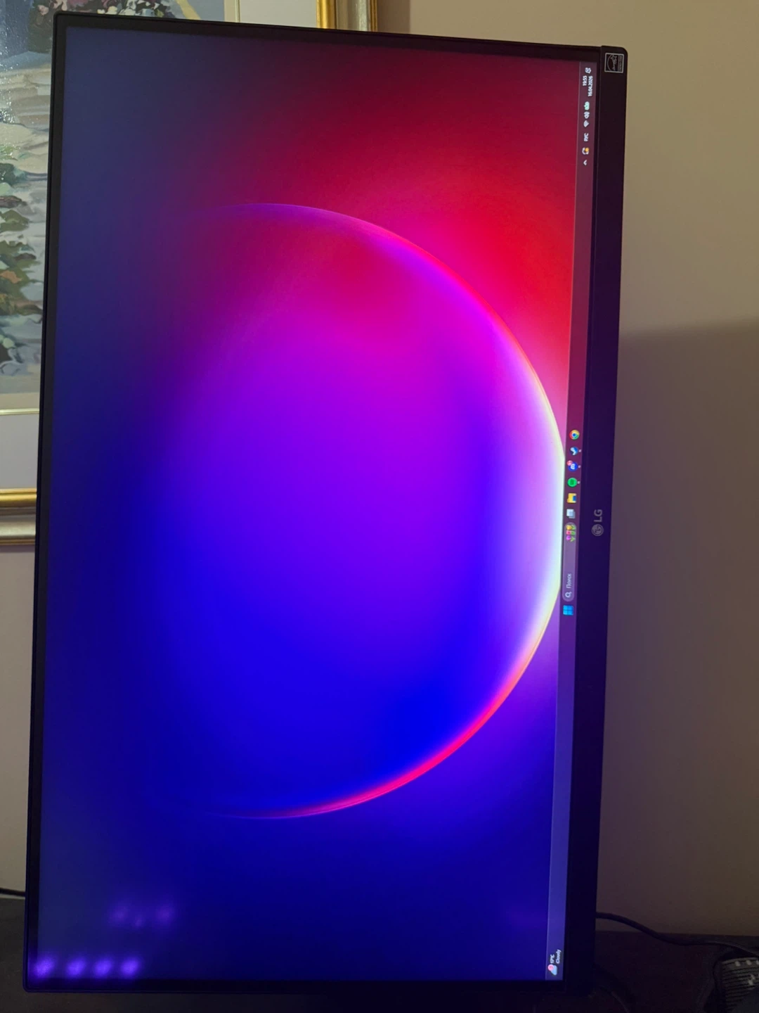LG UltraFine Monitor - photo 2