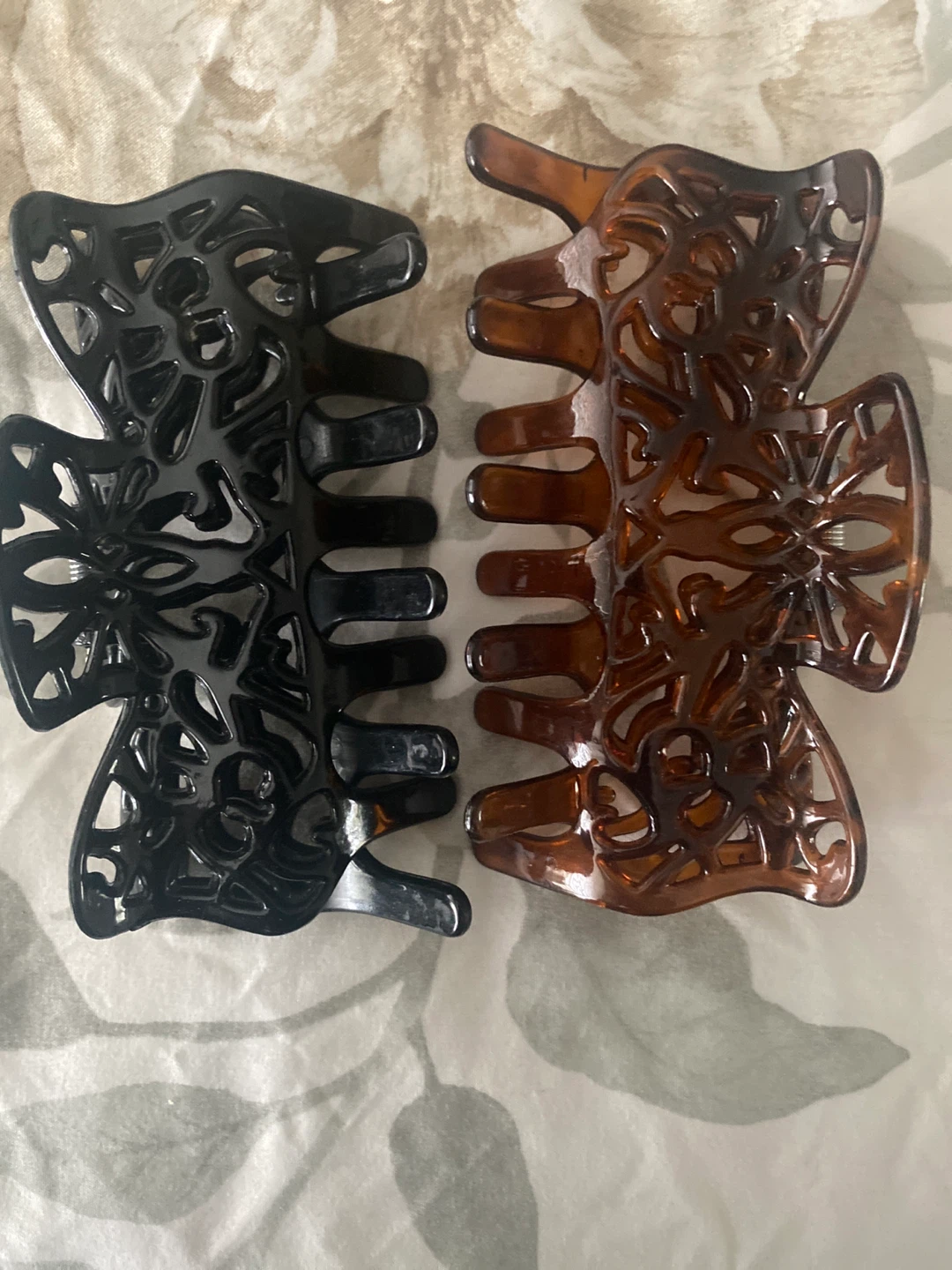 2 Decorative Hair Claw Clips (Black & Tortoise)