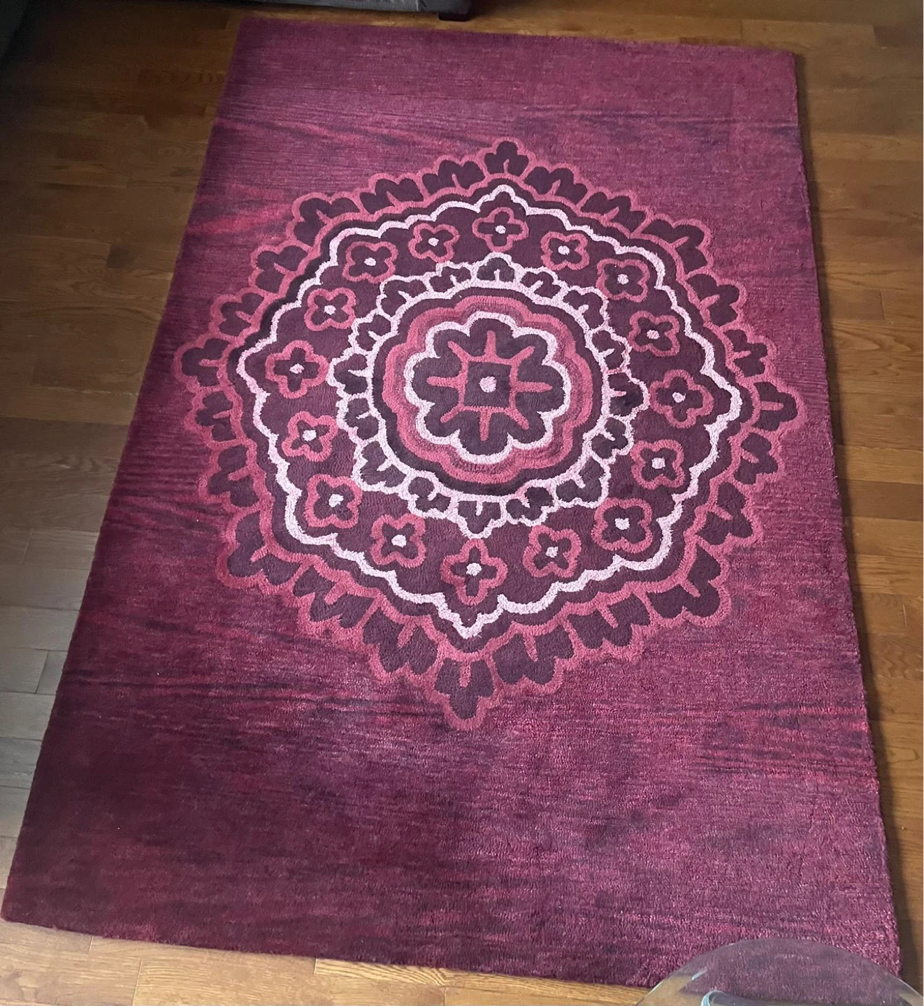 Red Medallion Area Rug - photo 2