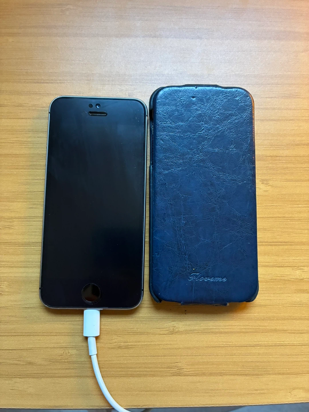 Apple iPhone 5S - Black - photo 4