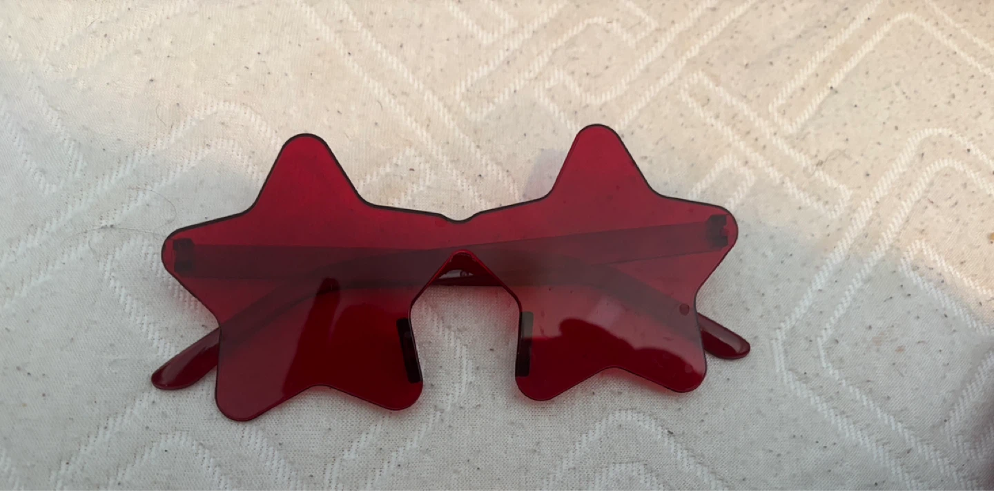Red Star Shaped Novelty Glasses - photo 5