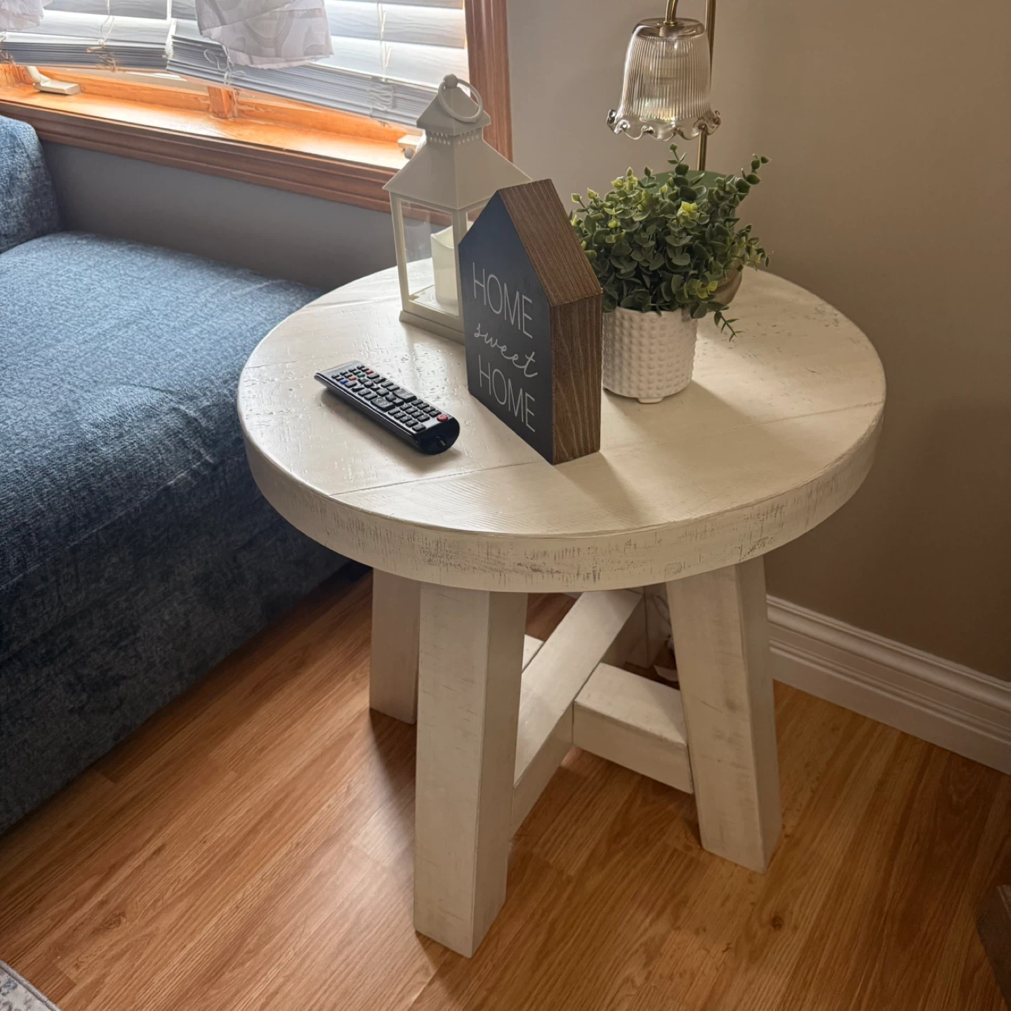 Round Farmhouse End Table - photo 2