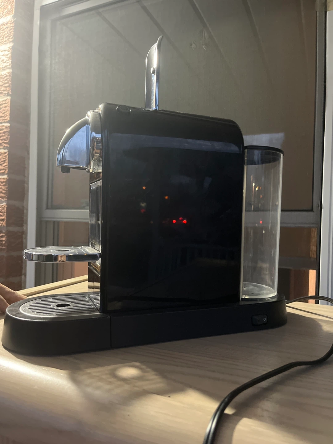 MOVING SALE ‼️ Nespresso Coffee Machine - Black