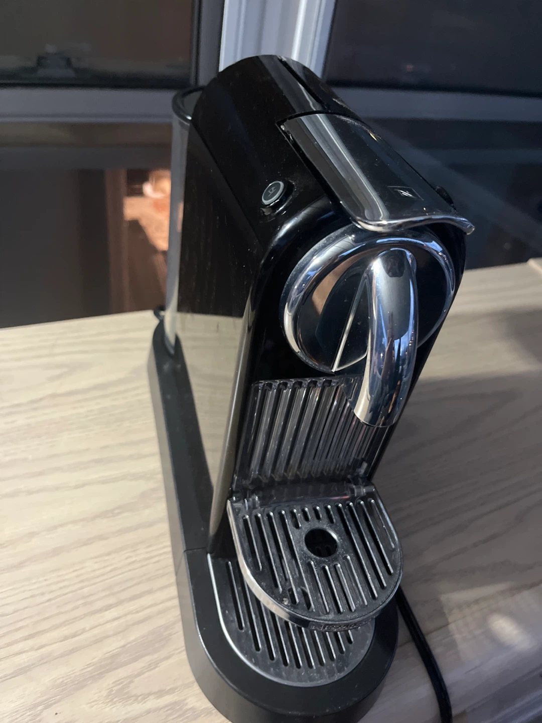 MOVING SALE ‼️ Nespresso Coffee Machine - Black - photo 3