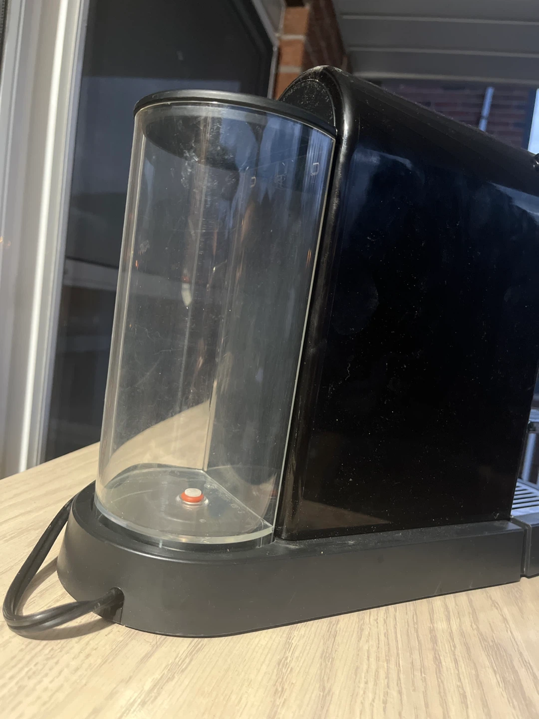 MOVING SALE ‼️ Nespresso Coffee Machine - Black - photo 4